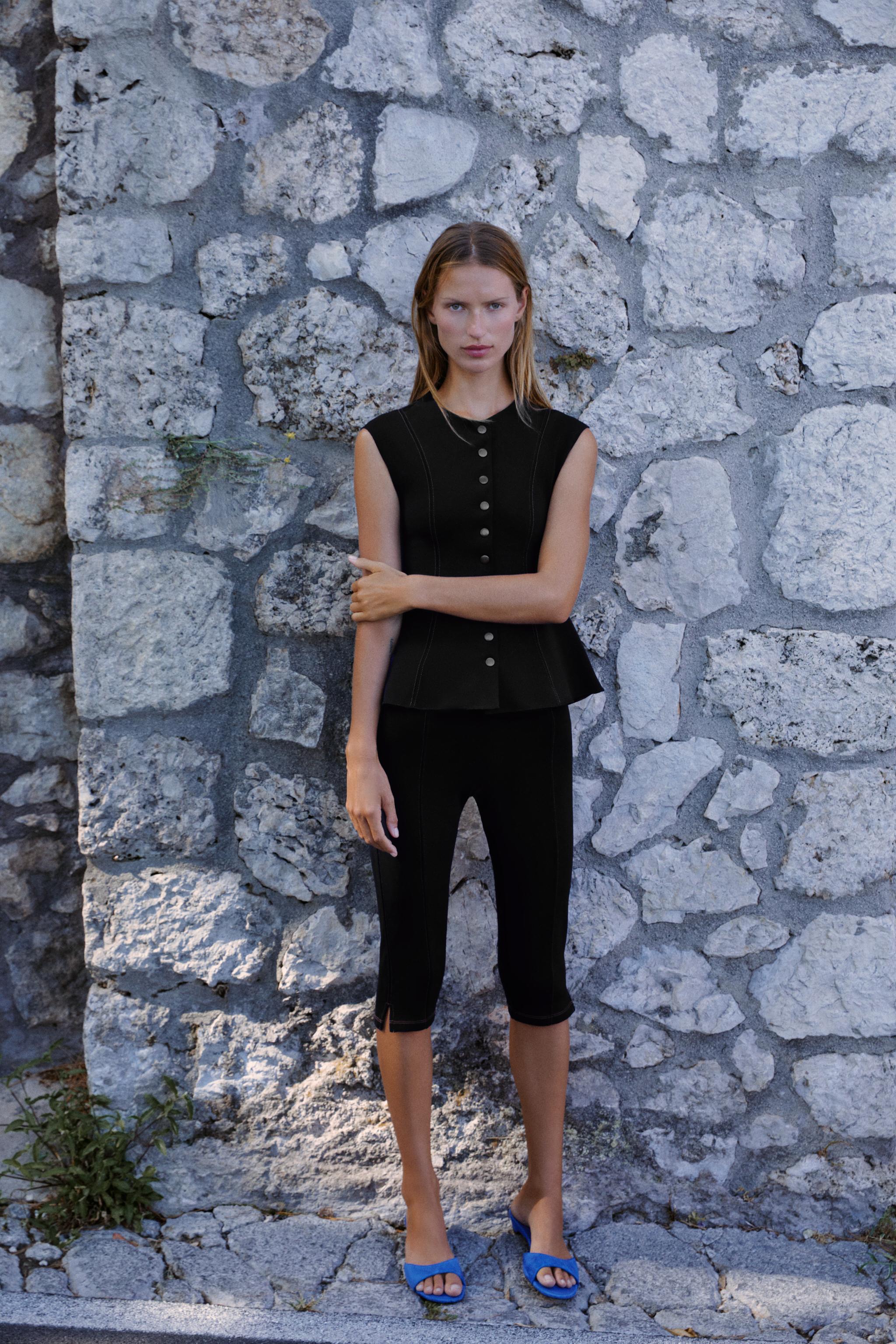 CONTRAST STITCHING VEST